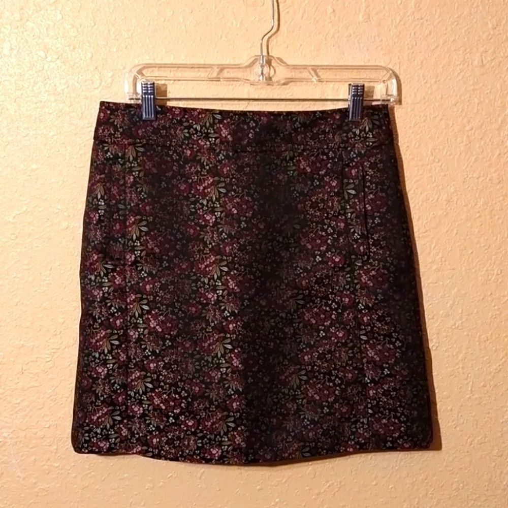 Loft Pencil Skirt Floral‎ Brocade Size 6P Petite